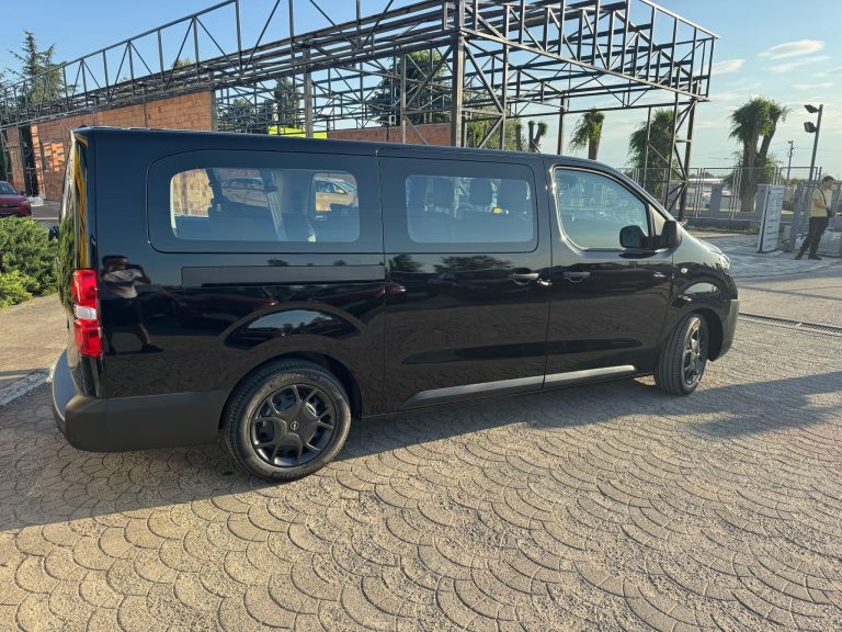 opel-vivaro-00008