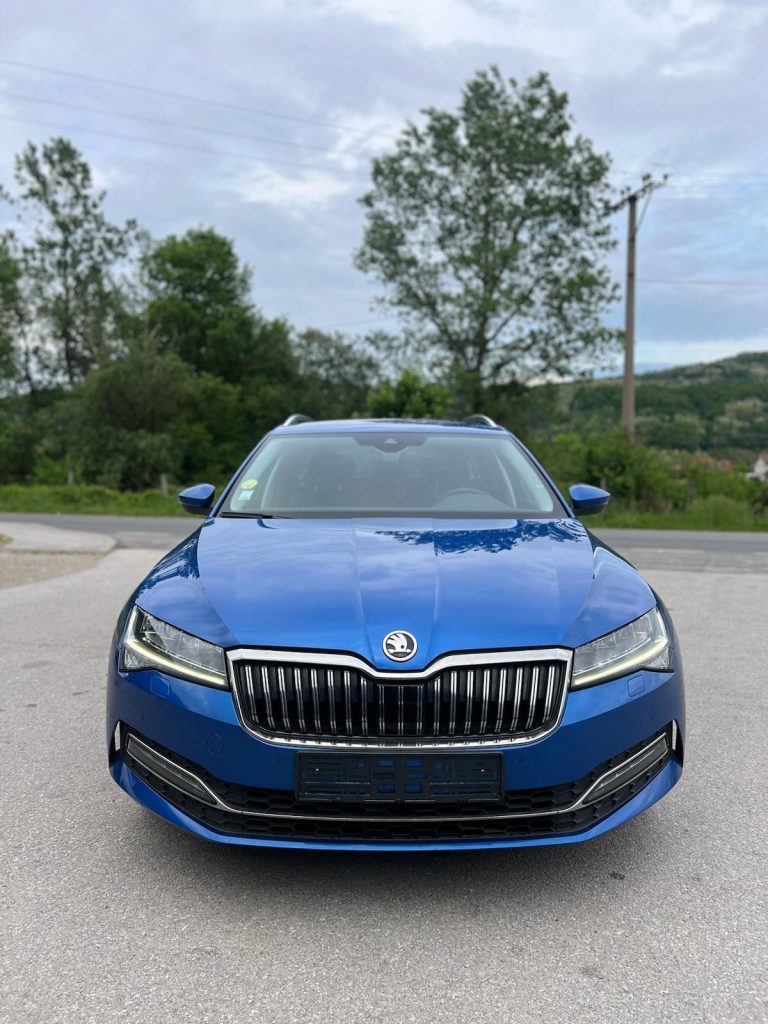 skoda-superb-karavan-00001