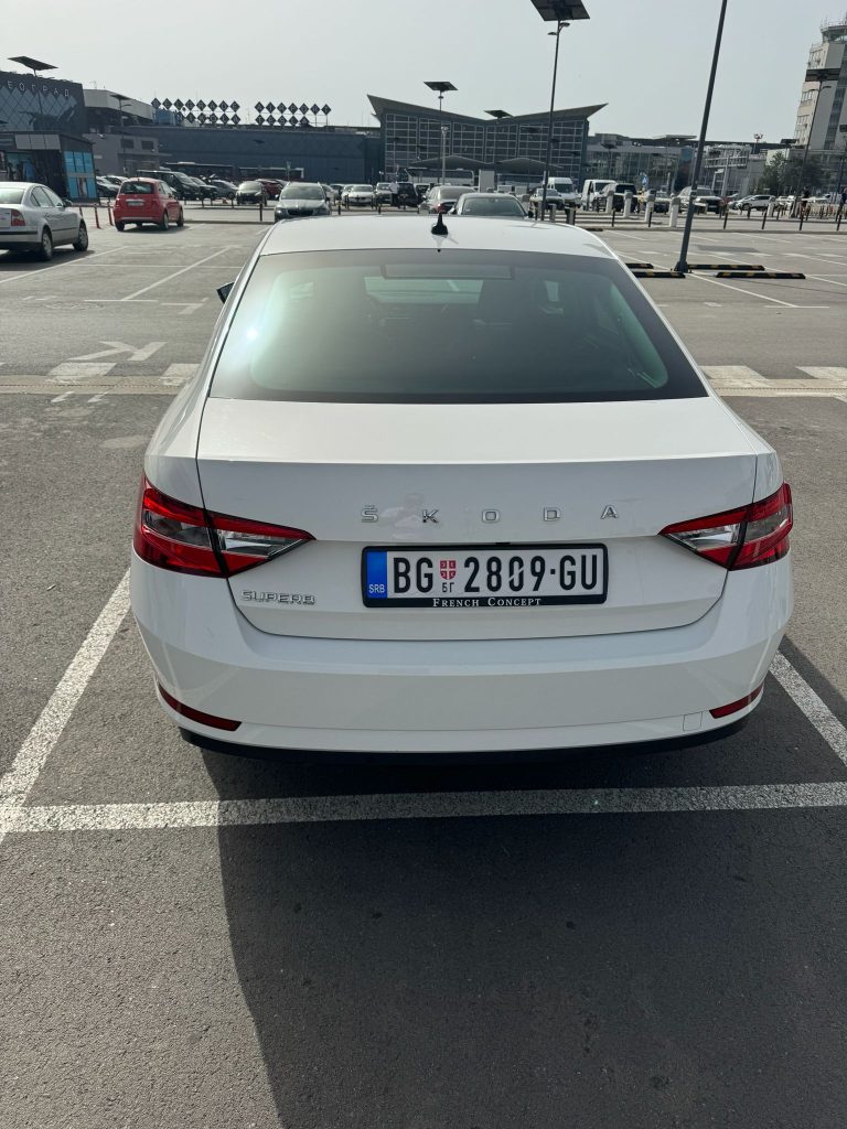 skoda-superb-limuzina-00011
