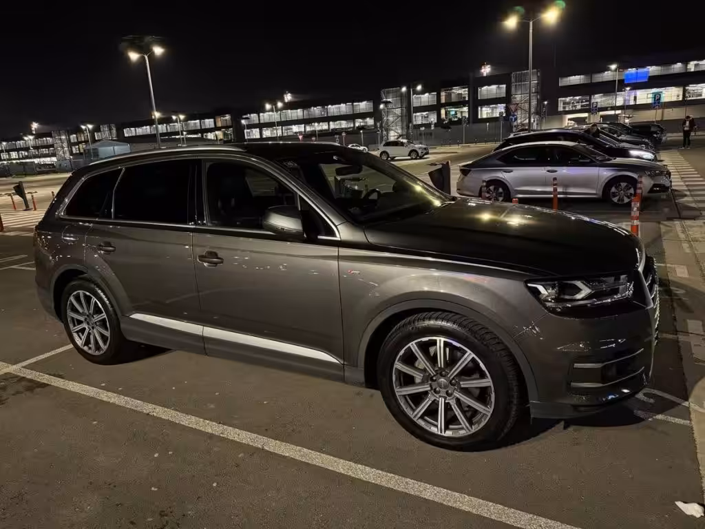 Audi q7 s line 00001