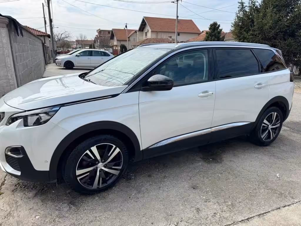 Peugeot 5008 00001