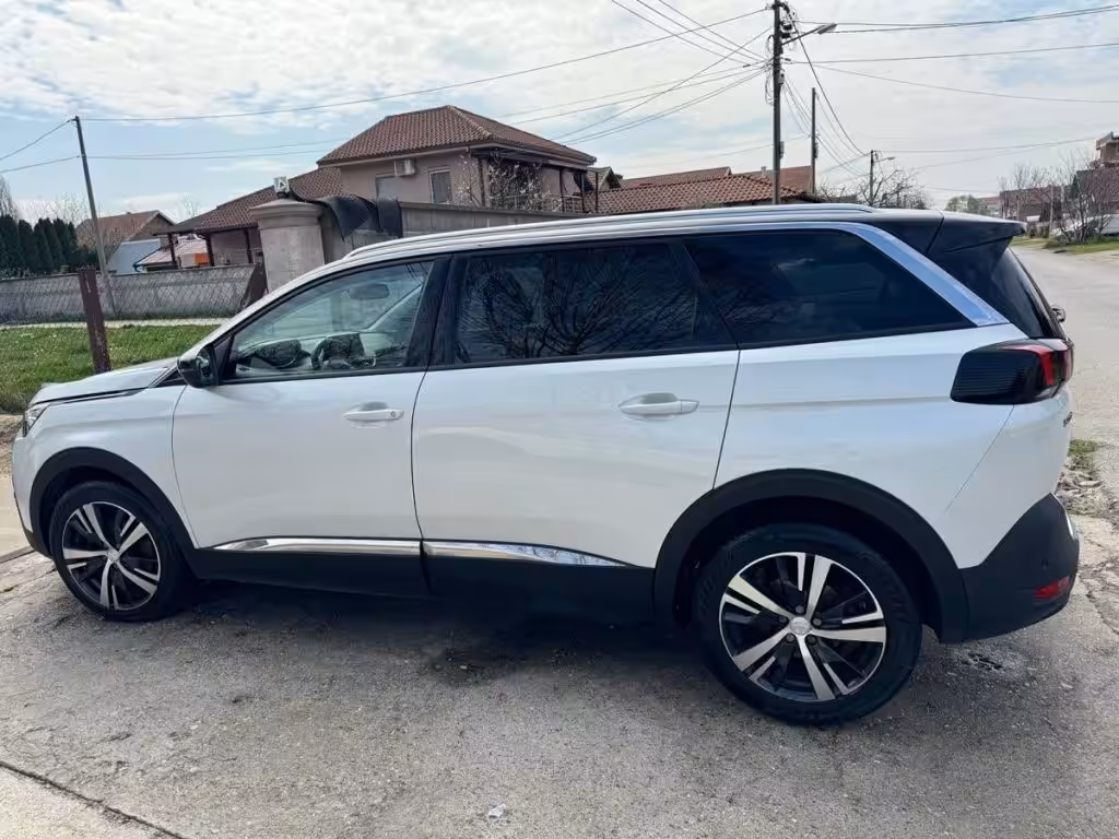 Peugeot 5008 00010