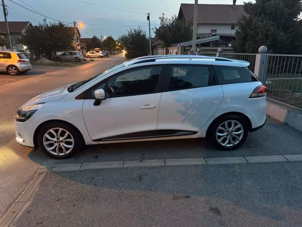 Renta a car renault clio karavan 00001