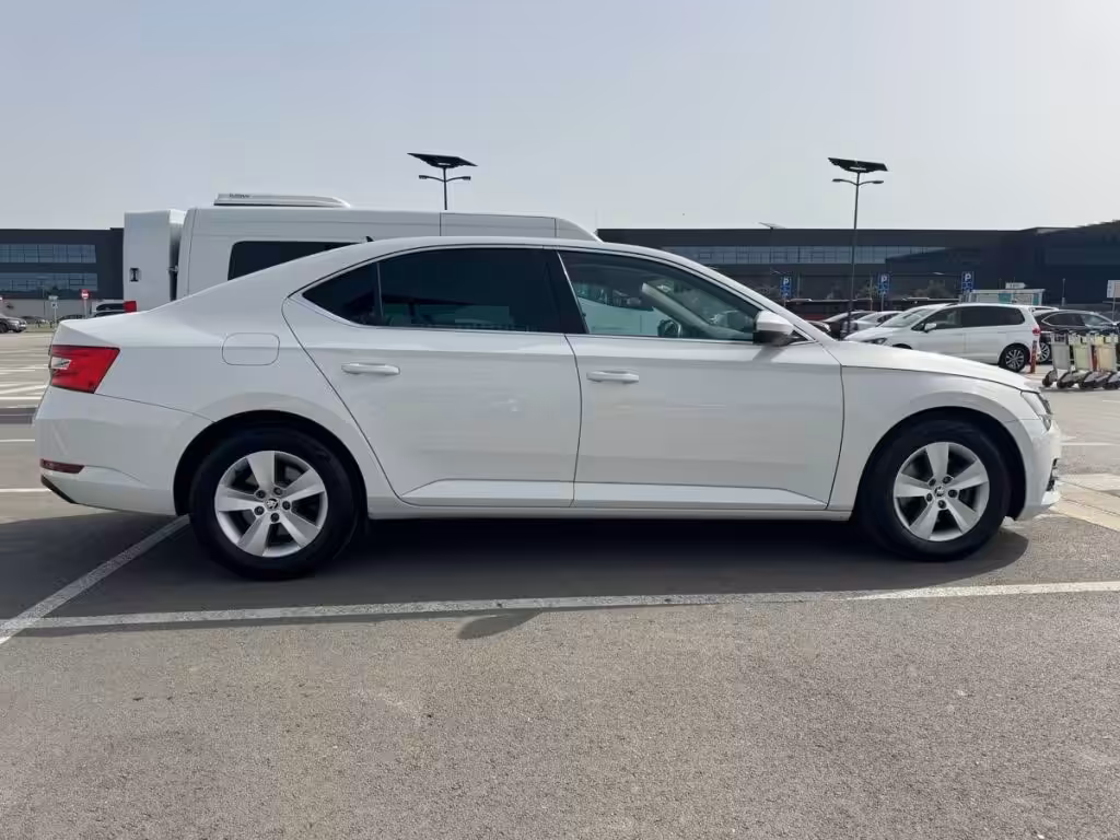 Skoda superb limuzina 00009